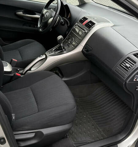 Серый Тойота Аурис, объемом двигателя 1.6 л и пробегом 99 тыс. км за 7100 $, фото 8 на Automoto.ua