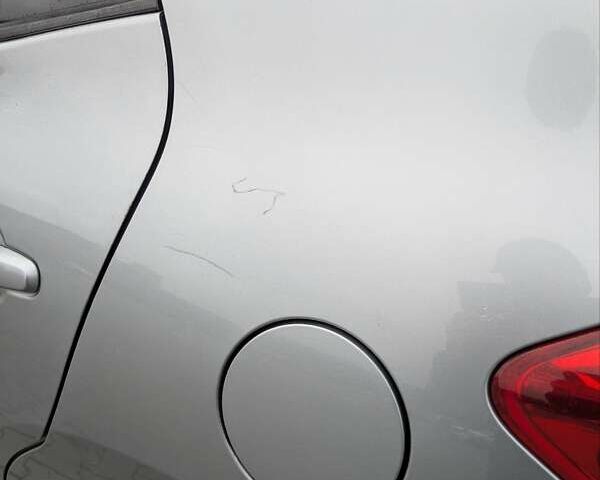 Серый Тойота Аурис, объемом двигателя 2 л и пробегом 250 тыс. км за 6900 $, фото 9 на Automoto.ua