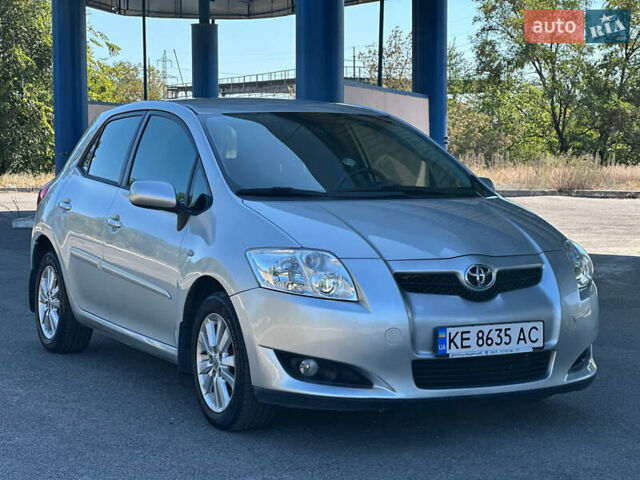 Серый Тойота Аурис, объемом двигателя 1.6 л и пробегом 170 тыс. км за 7999 $, фото 3 на Automoto.ua