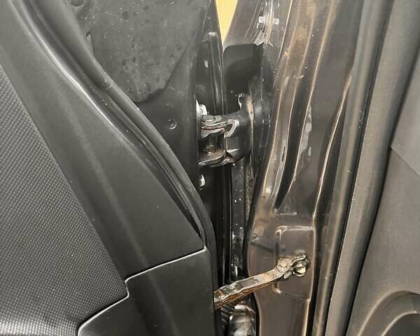 Серый Тойота Аурис, объемом двигателя 1.6 л и пробегом 178 тыс. км за 7200 $, фото 10 на Automoto.ua