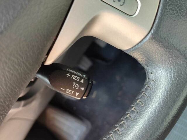 Серый Тойота Аурис, объемом двигателя 2 л и пробегом 196 тыс. км за 6000 $, фото 14 на Automoto.ua