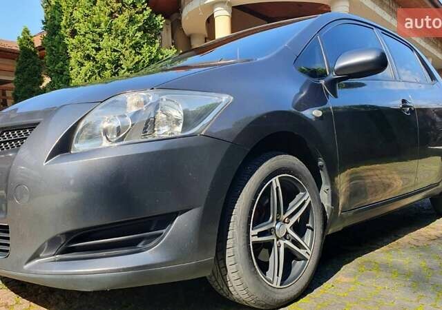 Серый Тойота Аурис, объемом двигателя 1.6 л и пробегом 209 тыс. км за 6700 $, фото 8 на Automoto.ua