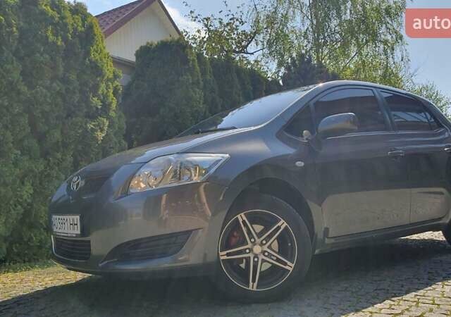 Серый Тойота Аурис, объемом двигателя 1.6 л и пробегом 209 тыс. км за 6700 $, фото 14 на Automoto.ua