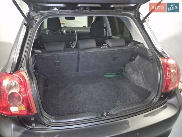 Серый Тойота Аурис, объемом двигателя 1.6 л и пробегом 184 тыс. км за 6900 $, фото 4 на Automoto.ua