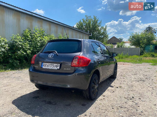 Сірий Тойота Ауріс, об'ємом двигуна 1.6 л та пробігом 112 тис. км за 5000 $, фото 4 на Automoto.ua