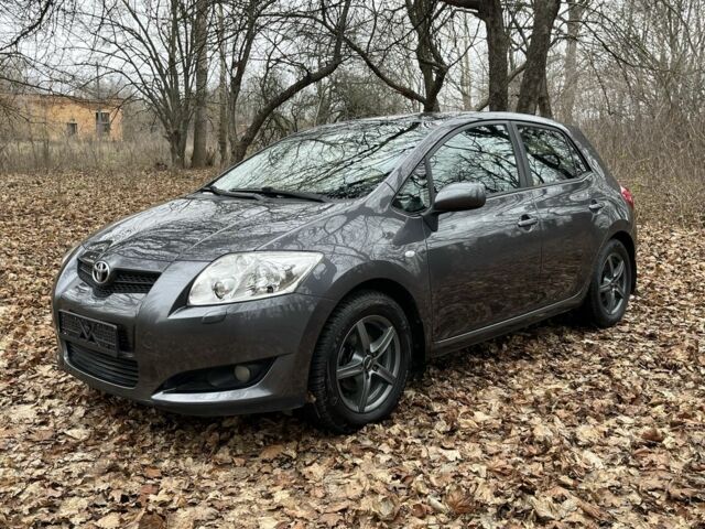 Сірий Тойота Ауріс, об'ємом двигуна 1.6 л та пробігом 211 тис. км за 6800 $, фото 1 на Automoto.ua