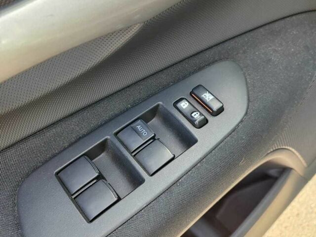 Серый Тойота Аурис, объемом двигателя 2 л и пробегом 196 тыс. км за 6000 $, фото 11 на Automoto.ua