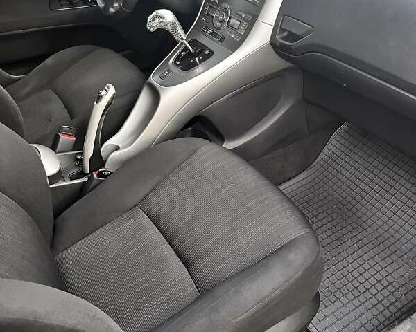 Серый Тойота Аурис, объемом двигателя 1.6 л и пробегом 178 тыс. км за 7200 $, фото 13 на Automoto.ua