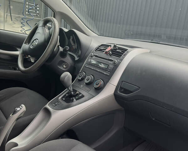 Сірий Тойота Ауріс, об'ємом двигуна 1.6 л та пробігом 152 тис. км за 6700 $, фото 5 на Automoto.ua