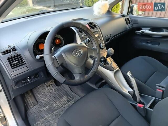 Серый Тойота Аурис, объемом двигателя 1.6 л и пробегом 158 тыс. км за 5700 $, фото 22 на Automoto.ua