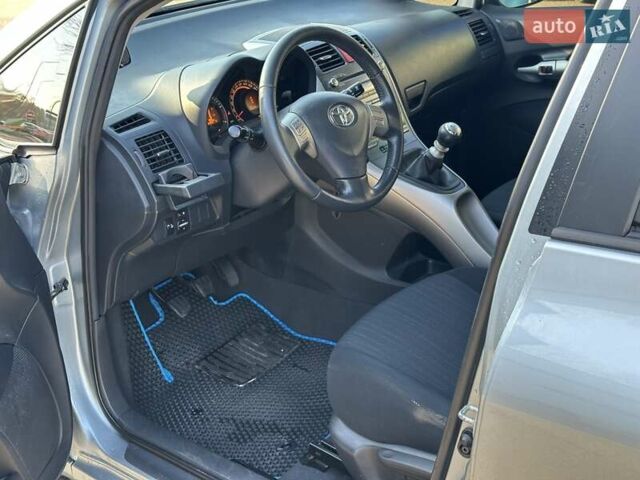 Серый Тойота Аурис, объемом двигателя 2 л и пробегом 251 тыс. км за 6390 $, фото 13 на Automoto.ua