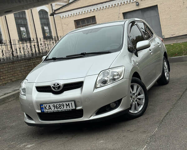 Серый Тойота Аурис, объемом двигателя 1.6 л и пробегом 200 тыс. км за 6499 $, фото 9 на Automoto.ua