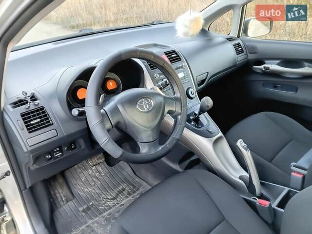 Серый Тойота Аурис, объемом двигателя 1.6 л и пробегом 158 тыс. км за 5700 $, фото 20 на Automoto.ua