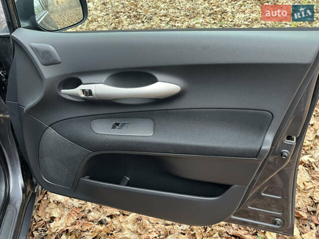 Сірий Тойота Ауріс, об'ємом двигуна 1.6 л та пробігом 211 тис. км за 6800 $, фото 19 на Automoto.ua