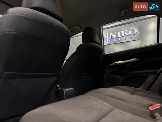 Серый Тойота Аурис, объемом двигателя 1.6 л и пробегом 210 тыс. км за 6300 $, фото 31 на Automoto.ua