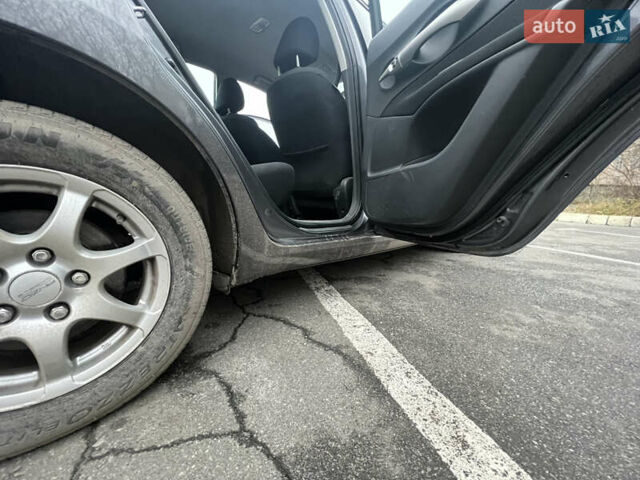 Серый Тойота Аурис, объемом двигателя 1.36 л и пробегом 282 тыс. км за 7200 $, фото 16 на Automoto.ua