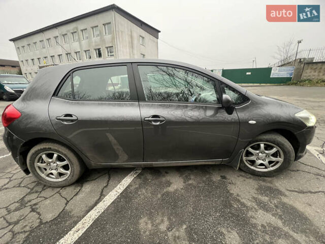 Серый Тойота Аурис, объемом двигателя 1.36 л и пробегом 282 тыс. км за 7200 $, фото 6 на Automoto.ua