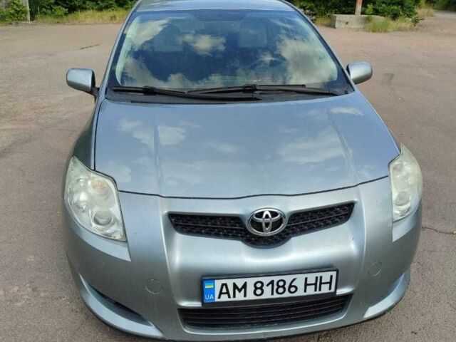 Серый Тойота Аурис, объемом двигателя 2 л и пробегом 196 тыс. км за 6000 $, фото 2 на Automoto.ua
