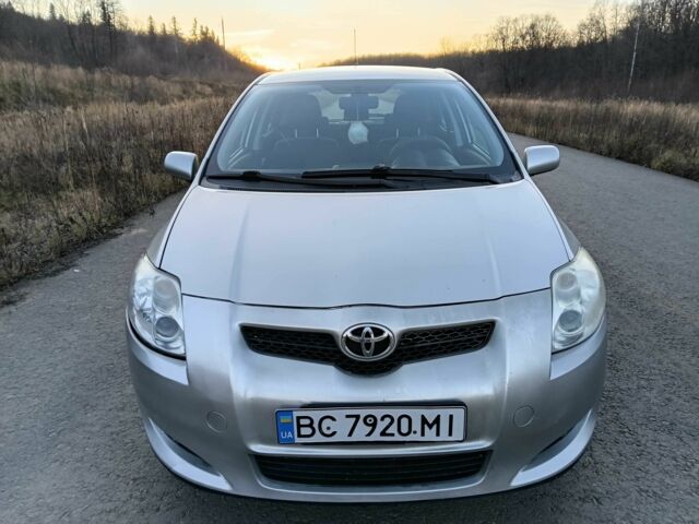 Серый Тойота Аурис, объемом двигателя 1.6 л и пробегом 158 тыс. км за 5700 $, фото 3 на Automoto.ua