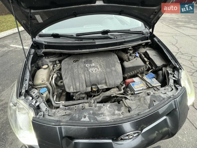 Серый Тойота Аурис, объемом двигателя 1.36 л и пробегом 282 тыс. км за 7200 $, фото 8 на Automoto.ua