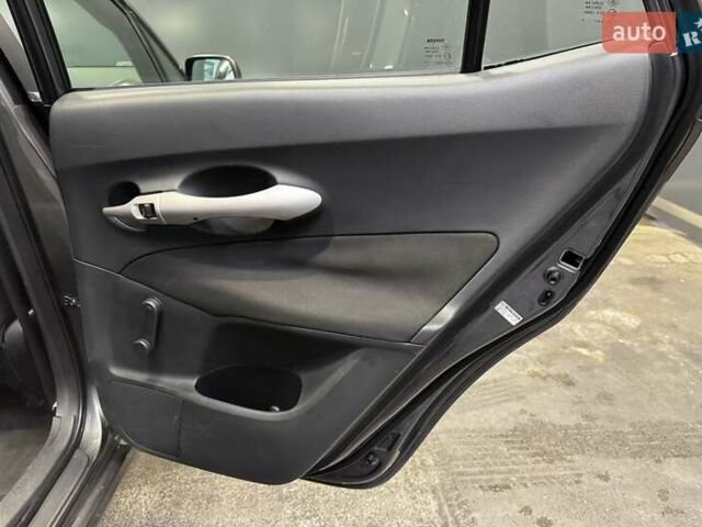 Серый Тойота Аурис, объемом двигателя 1.6 л и пробегом 210 тыс. км за 6300 $, фото 36 на Automoto.ua