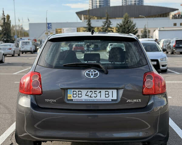 Серый Тойота Аурис, объемом двигателя 1.6 л и пробегом 144 тыс. км за 7800 $, фото 8 на Automoto.ua