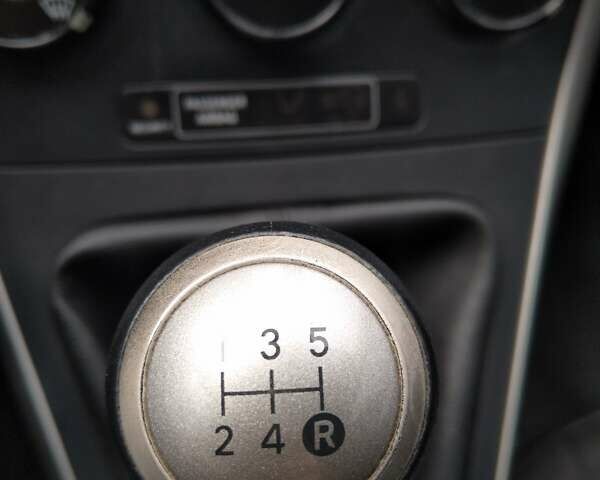 Тойота Аурис 2008 в Черновцах на Automoto.ua Серый Тойота Аурис, объемом двигателя 1.4 л и пробегом 202 тыс. км за 6300 $, фото 32 на Automoto.ua