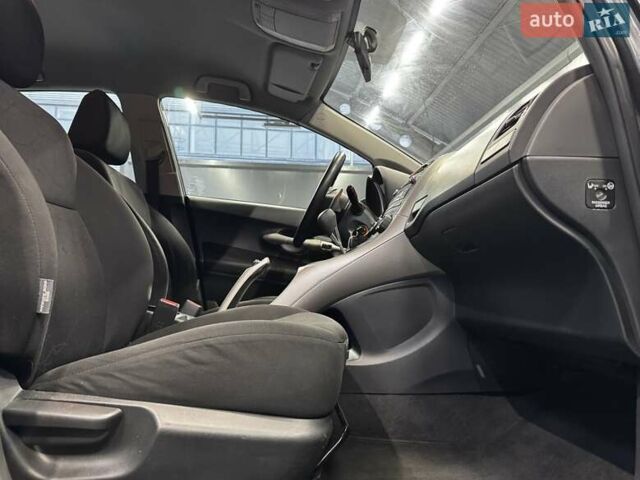 Серый Тойота Аурис, объемом двигателя 1.6 л и пробегом 210 тыс. км за 6300 $, фото 29 на Automoto.ua