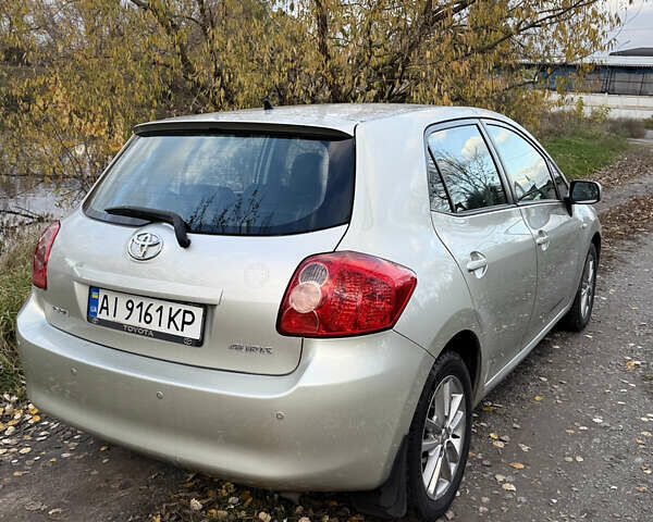 Сірий Тойота Ауріс, об'ємом двигуна 1.4 л та пробігом 260 тис. км за 6500 $, фото 2 на Automoto.ua