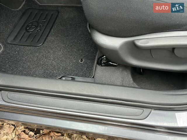 Сірий Тойота Ауріс, об'ємом двигуна 1.6 л та пробігом 211 тис. км за 6800 $, фото 21 на Automoto.ua