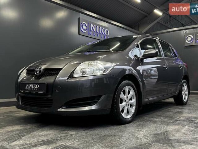Серый Тойота Аурис, объемом двигателя 1.6 л и пробегом 210 тыс. км за 6300 $, фото 3 на Automoto.ua