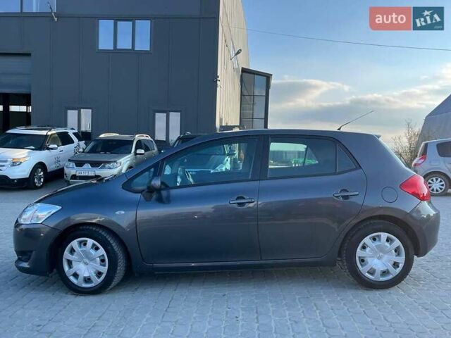 Серый Тойота Аурис, объемом двигателя 2 л и пробегом 176 тыс. км за 6500 $, фото 1 на Automoto.ua