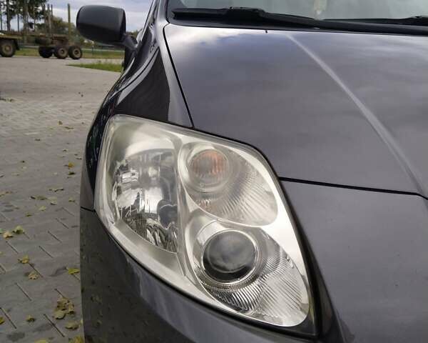 Тойота Аурис 2008 в Черновцах на Automoto.ua Серый Тойота Аурис, объемом двигателя 1.4 л и пробегом 202 тыс. км за 6300 $, фото 14 на Automoto.ua