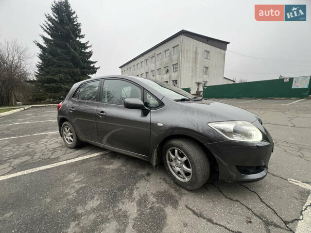 Серый Тойота Аурис, объемом двигателя 1.36 л и пробегом 282 тыс. км за 7200 $, фото 18 на Automoto.ua