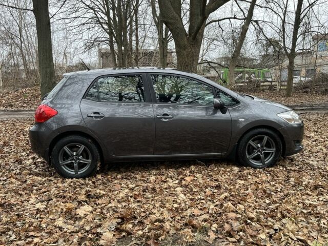 Сірий Тойота Ауріс, об'ємом двигуна 1.6 л та пробігом 211 тис. км за 6800 $, фото 6 на Automoto.ua