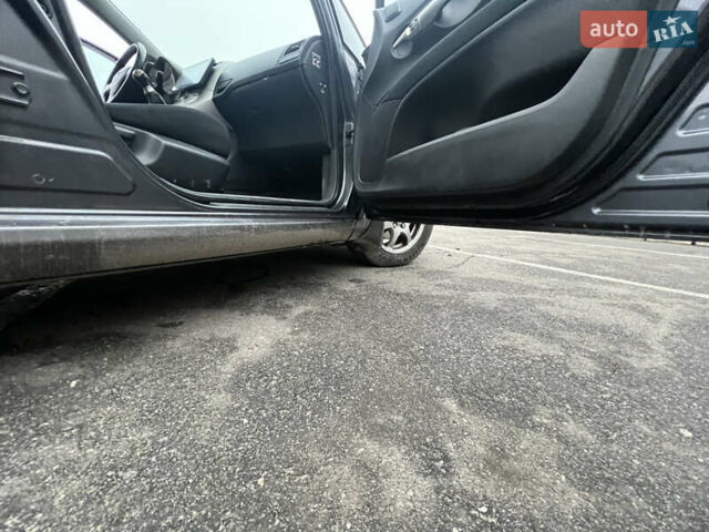 Серый Тойота Аурис, объемом двигателя 1.36 л и пробегом 282 тыс. км за 7200 $, фото 17 на Automoto.ua