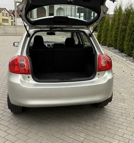 Серый Тойота Аурис, объемом двигателя 1.6 л и пробегом 99 тыс. км за 7100 $, фото 4 на Automoto.ua