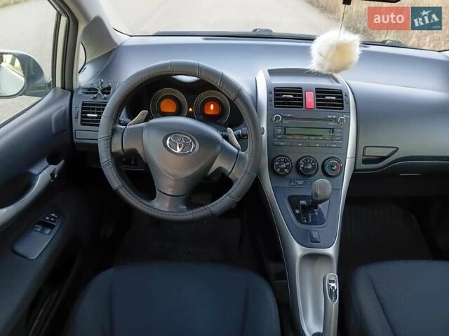 Серый Тойота Аурис, объемом двигателя 1.6 л и пробегом 158 тыс. км за 5700 $, фото 23 на Automoto.ua