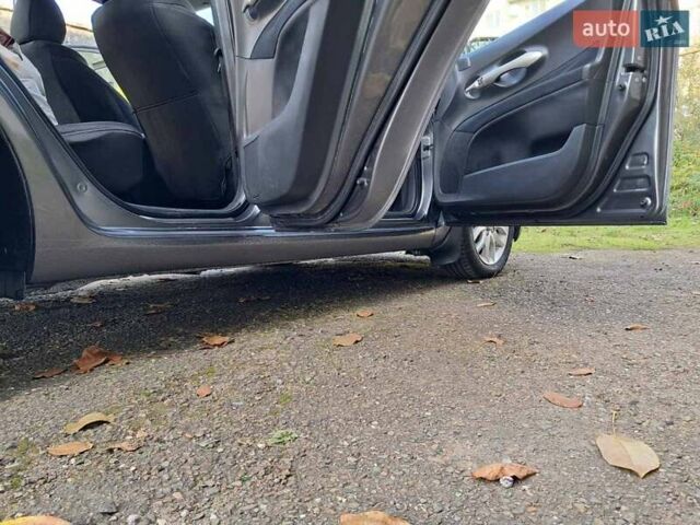 Сірий Тойота Ауріс, об'ємом двигуна 1.6 л та пробігом 181 тис. км за 5500 $, фото 35 на Automoto.ua