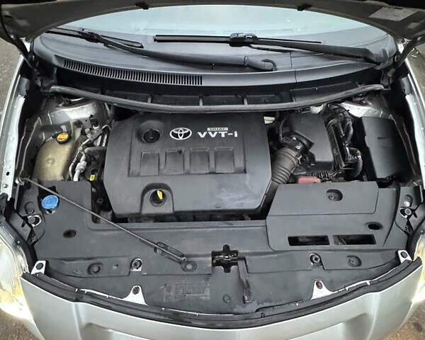 Серый Тойота Аурис, объемом двигателя 1.6 л и пробегом 200 тыс. км за 6499 $, фото 27 на Automoto.ua