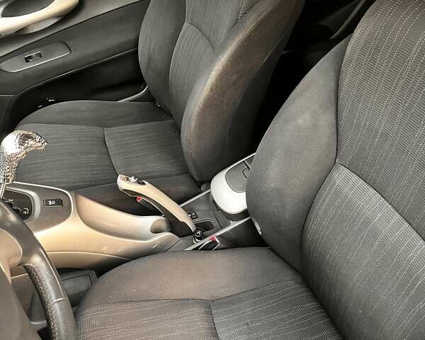 Серый Тойота Аурис, объемом двигателя 1.6 л и пробегом 178 тыс. км за 7200 $, фото 8 на Automoto.ua