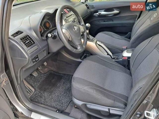 Сірий Тойота Ауріс, об'ємом двигуна 1.6 л та пробігом 181 тис. км за 5500 $, фото 7 на Automoto.ua