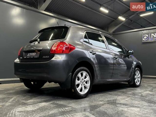 Серый Тойота Аурис, объемом двигателя 1.6 л и пробегом 210 тыс. км за 6300 $, фото 17 на Automoto.ua