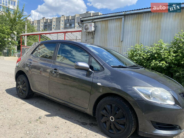 Сірий Тойота Ауріс, об'ємом двигуна 1.6 л та пробігом 110 тис. км за 7500 $, фото 3 на Automoto.ua