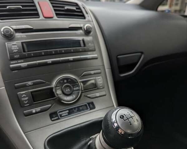 Серый Тойота Аурис, объемом двигателя 2 л и пробегом 250 тыс. км за 6900 $, фото 23 на Automoto.ua