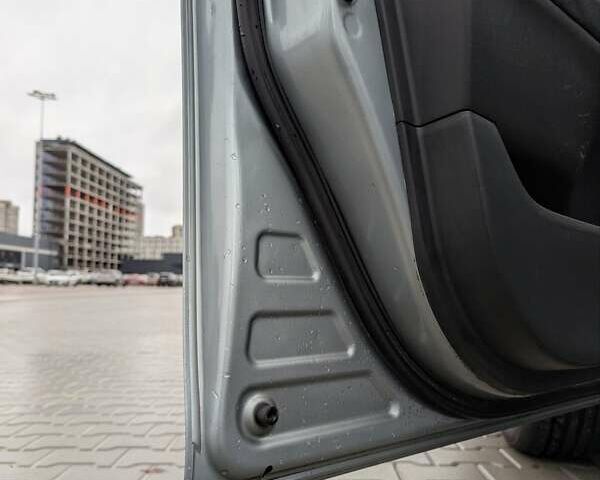 Серый Тойота Аурис, объемом двигателя 2 л и пробегом 250 тыс. км за 6900 $, фото 18 на Automoto.ua