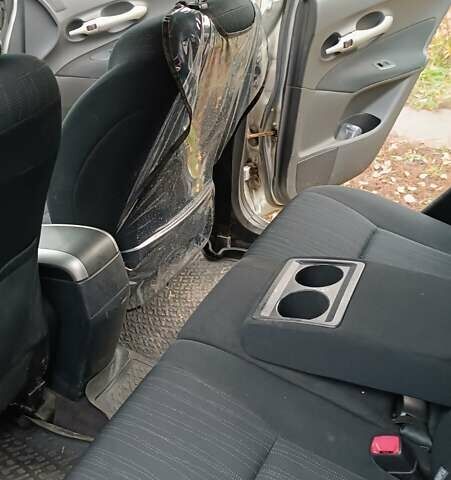 Серый Тойота Аурис, объемом двигателя 1.6 л и пробегом 183 тыс. км за 6500 $, фото 17 на Automoto.ua