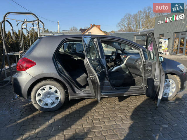 Серый Тойота Аурис, объемом двигателя 2 л и пробегом 174 тыс. км за 7000 $, фото 7 на Automoto.ua
