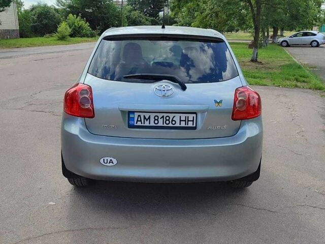 Серый Тойота Аурис, объемом двигателя 2 л и пробегом 196 тыс. км за 6000 $, фото 7 на Automoto.ua