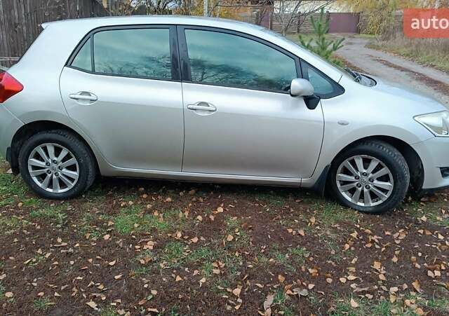 Серый Тойота Аурис, объемом двигателя 1.6 л и пробегом 183 тыс. км за 6500 $, фото 5 на Automoto.ua